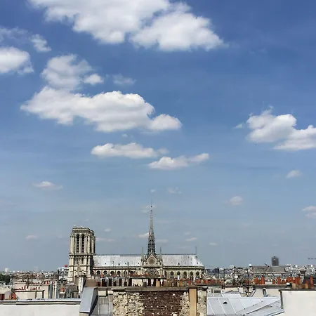 Les Bulles De Hotel Parigi