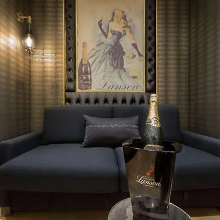 Hotel Les Bulles De Parigi