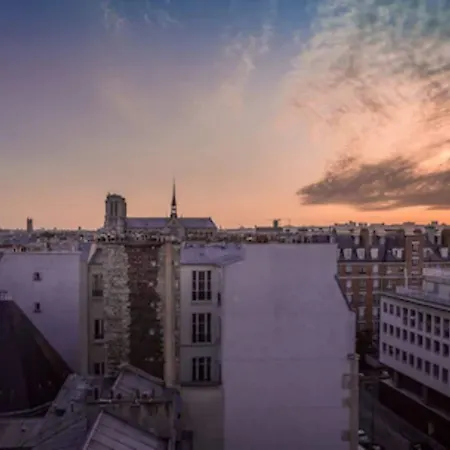 Les Bulles De Hotel Parigi