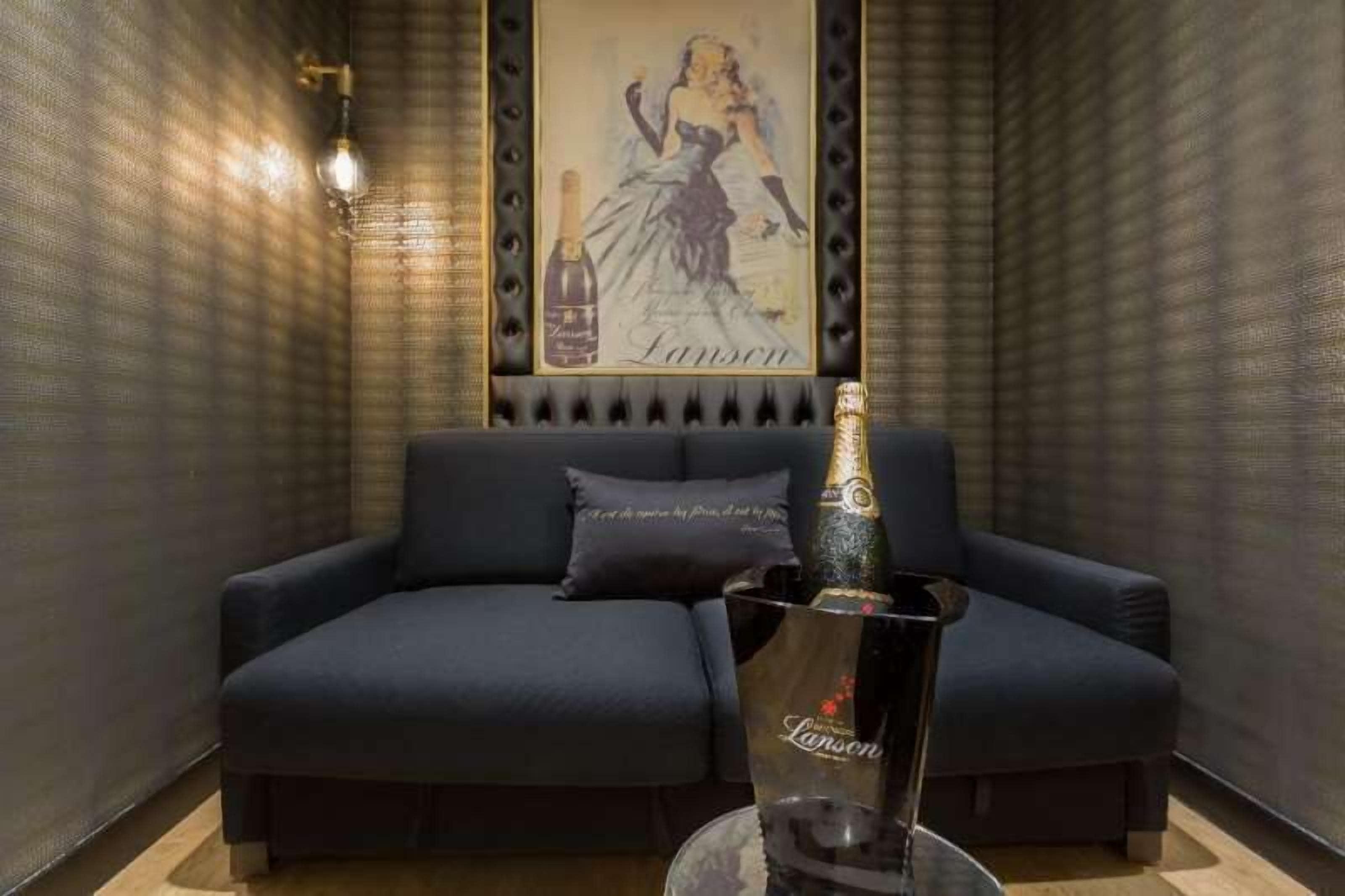 Hotel Les Bulles De Parigi